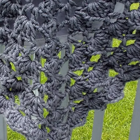 Hand Crafted Poncho w/sleeves size One-size, Color gray. - Picture 4 of 5